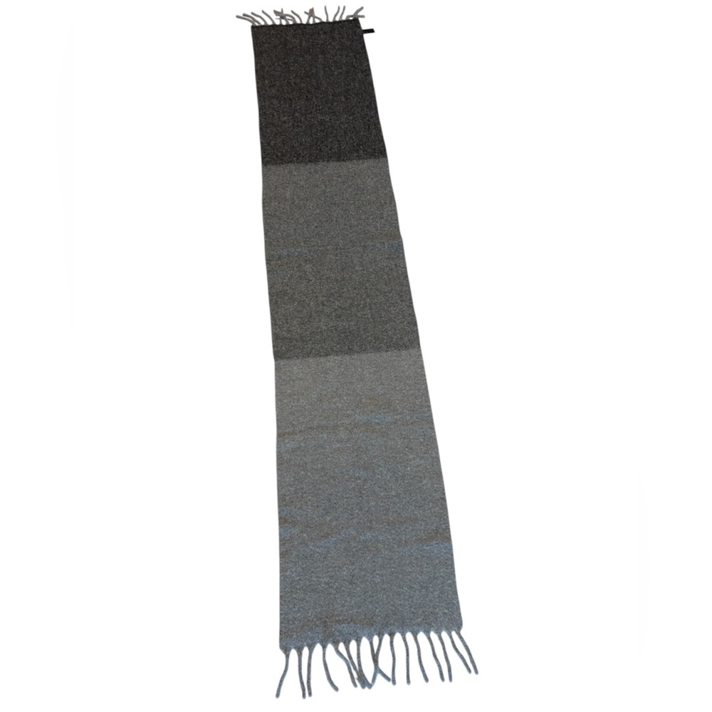 UNIQLO Charcoal Fuzzy Wool blend Scarf Muffler. EUC